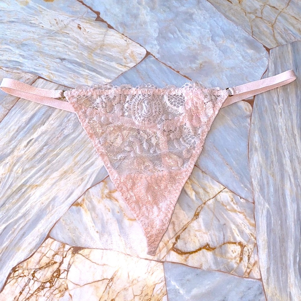 VS Light Pink One Size V-String Shimmer Lace